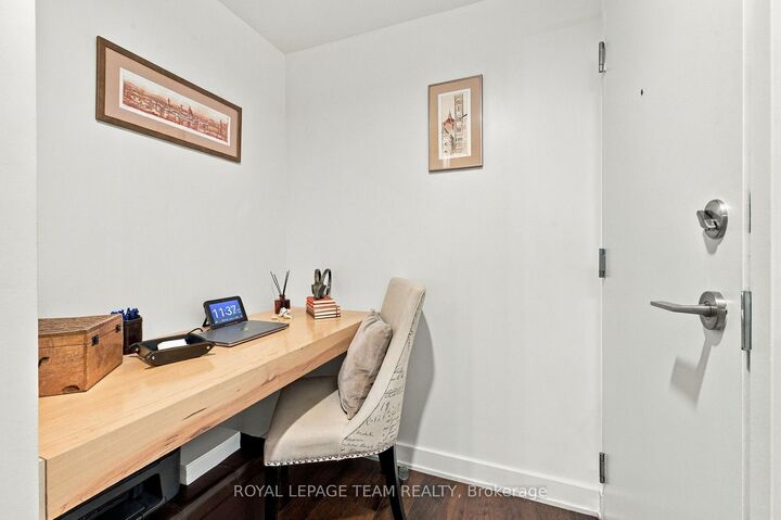 Property Photo: 340 McLeod Street 340 ON K2P 1A4