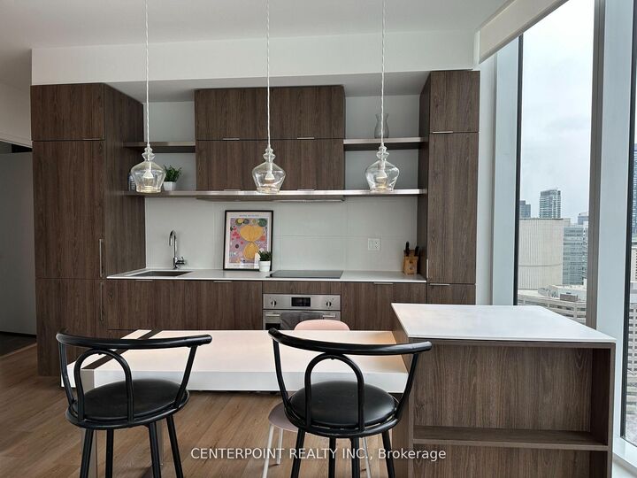 Property Photo:  197 Yonge Street 2902  ON M5B 1M4 