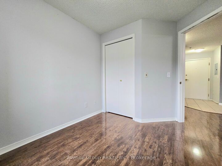 Property Photo:  684 Warden Avenue Room 2 - #314  ON M1L 4W4 