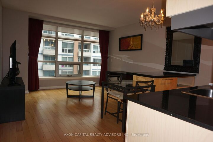 Property Photo:  36 Blue Jays Way 612  ON M5V 3T3 