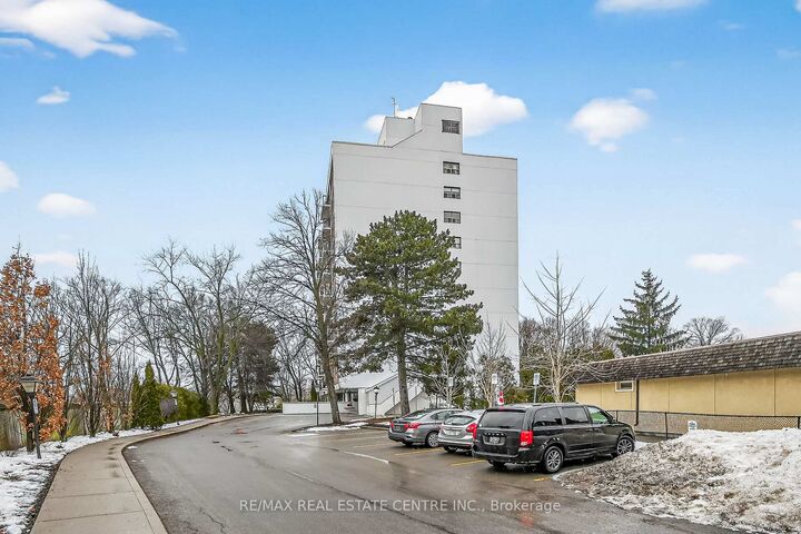 Photo de la propriété:  212 Kerr Street 702  ON L6K 3B1 