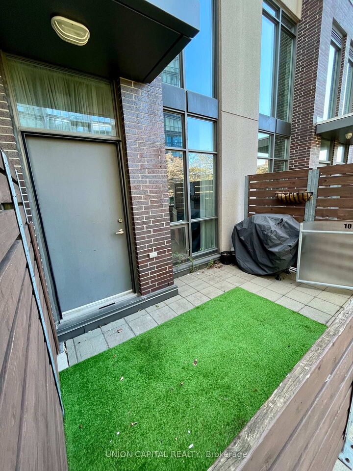 Property Photo: 15 Brunel Court 107 ON M5V 3Y7