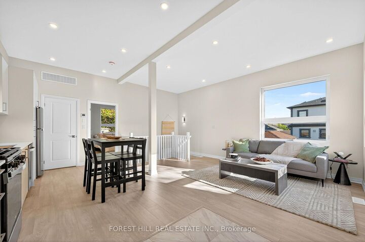 Property Photo:  5 Hopperton Drive R - Garden  ON M2L 2S5 