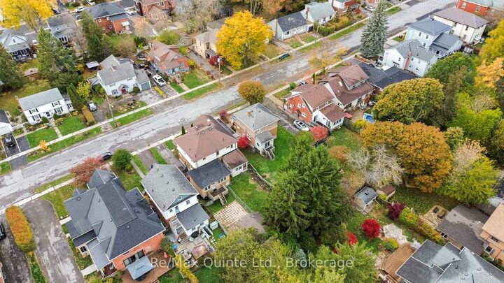 Property Photo:  163 Albert Street  ON K8N 3N5 