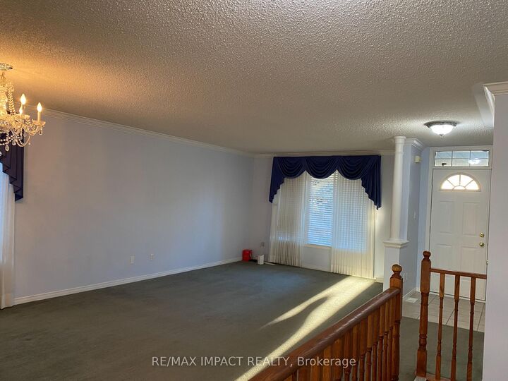 Property Photo:  1452 Greenvalley Trail Main  ON L1K 2N6 