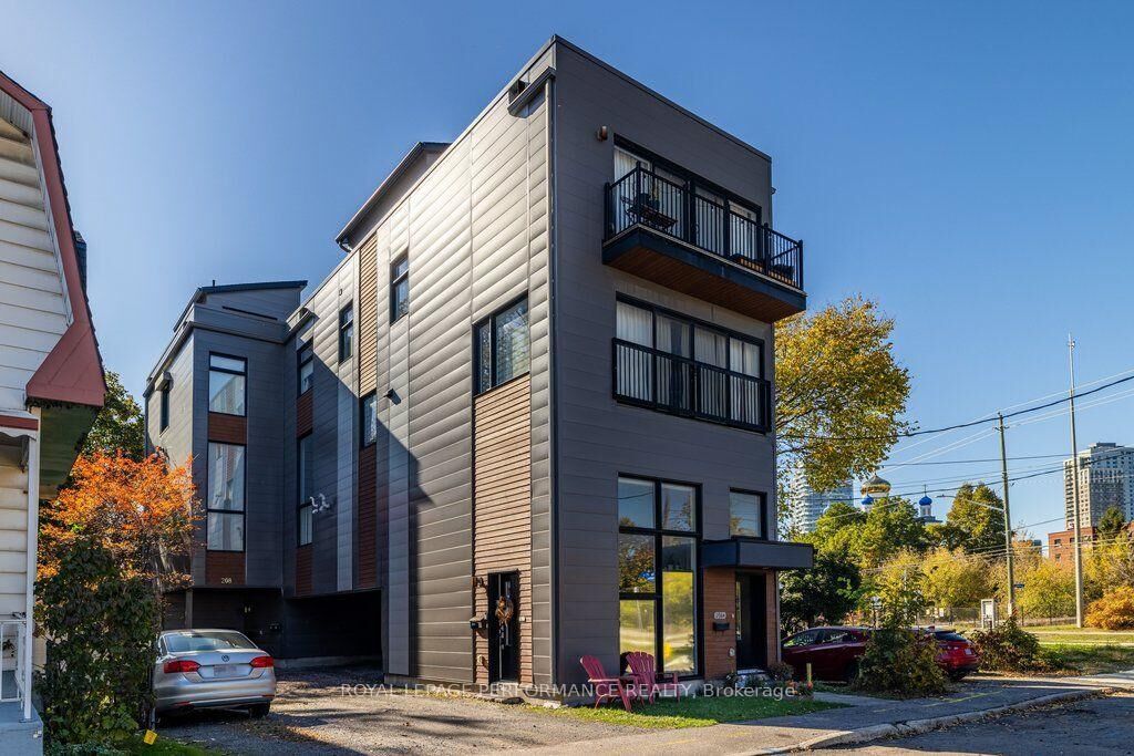 Property Photo:  206 Manchester Avenue B  ON K1Y 1Y9 