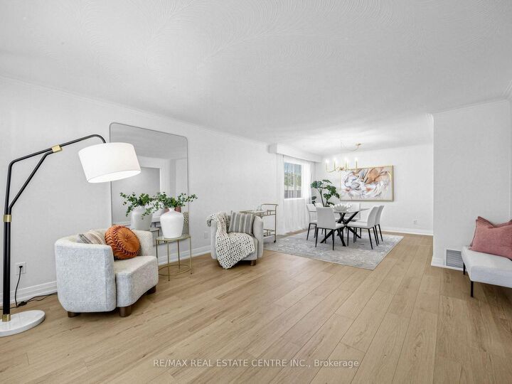 Property Photo:  2362 Denise Road  ON L4X 1J4 