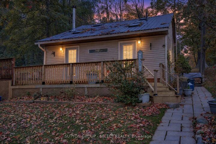 Property Photo:  27960 Park Drive  ON N0L 2M0 