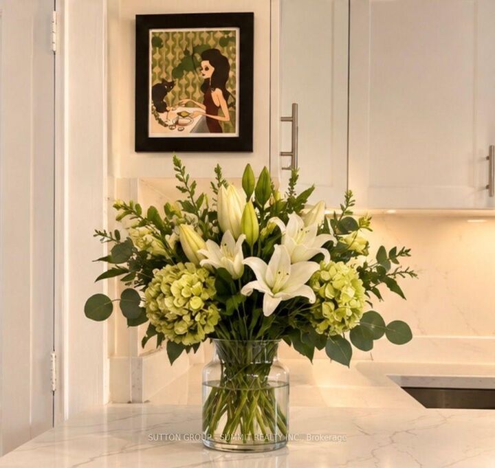 Property Photo:  98 Vaughan Road 203  ON M6C 2M1 