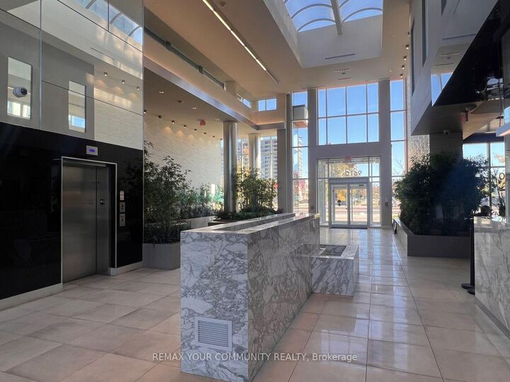 Property Photo: 9600 Yonge Street 1602B ON L4C 0X3