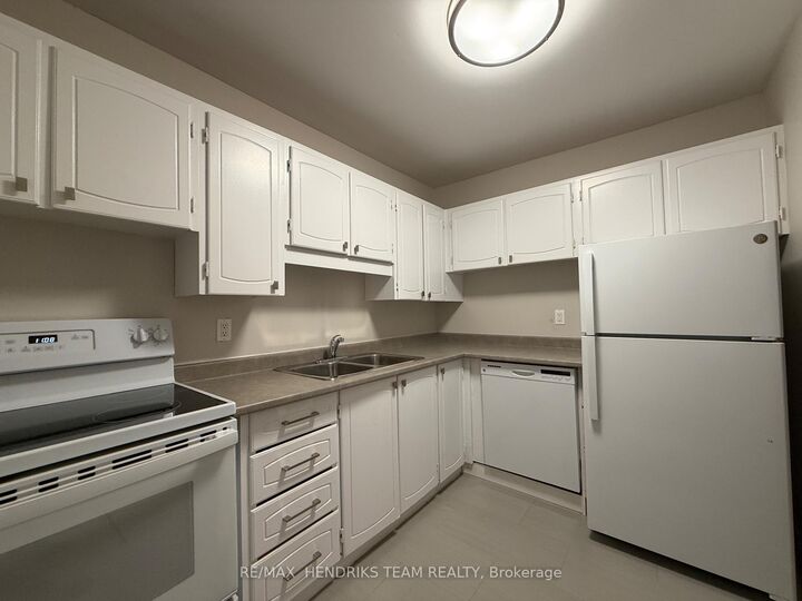 Property Photo:  60 Windward Street 204  ON L2M 4H2 