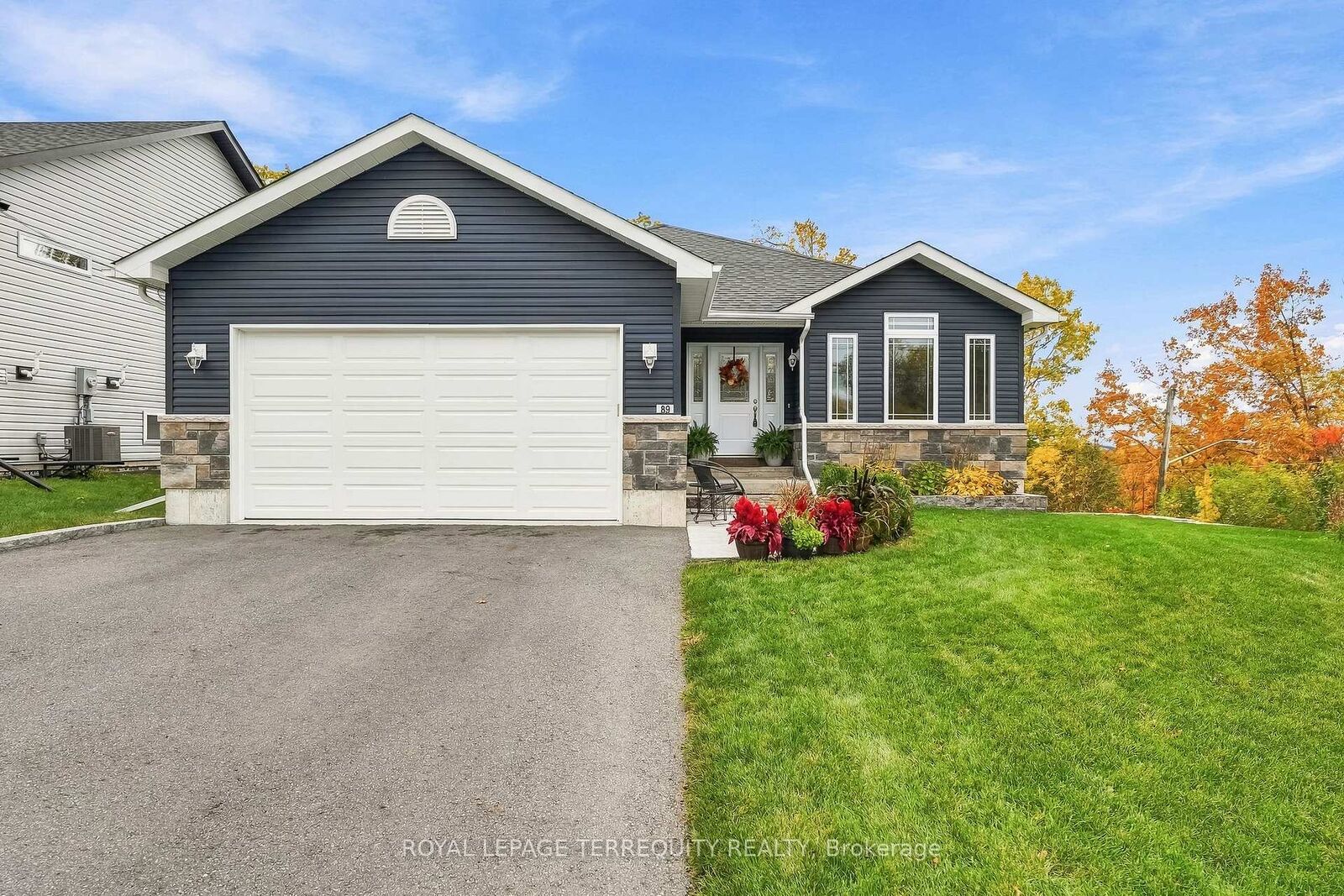 Property Photo:  89 Harris Street  ON K0L 1L0 