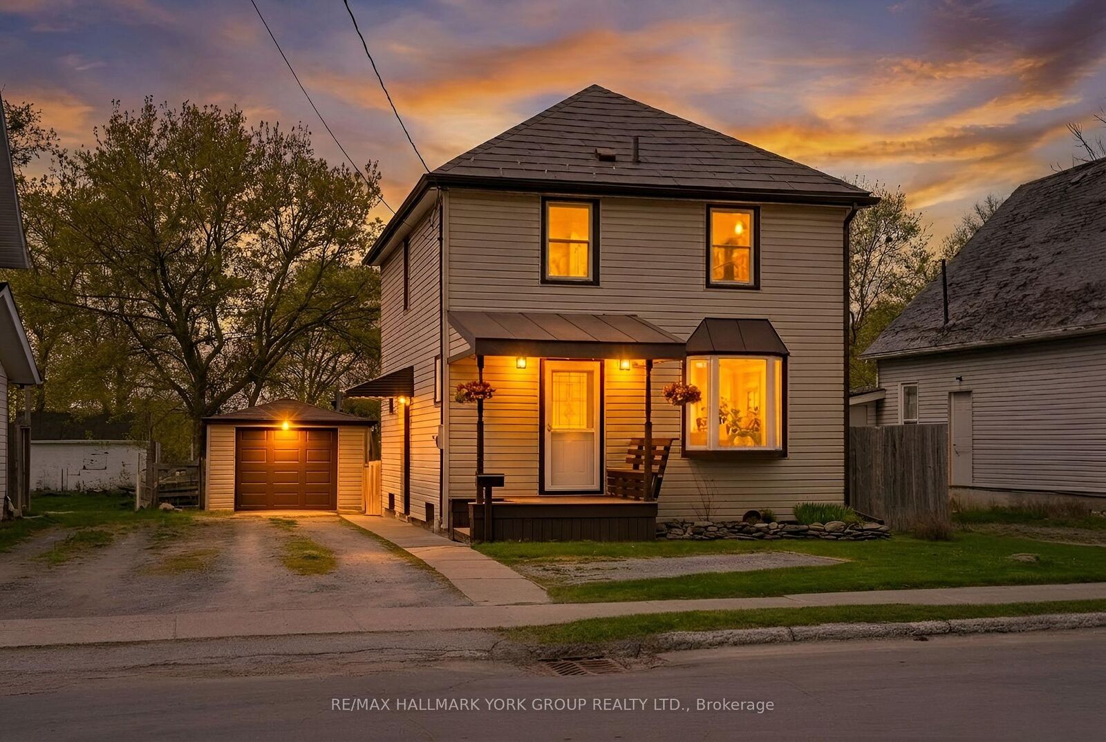 Property Photo:  27 St Paul Street  ON K9V 1S3 