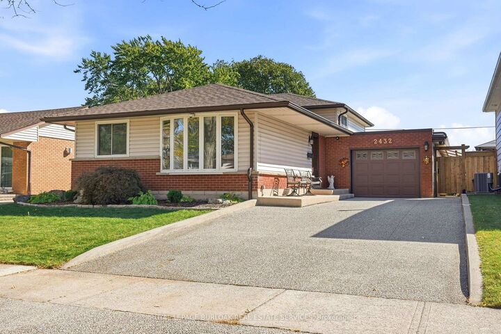 Property Photo:  2432 Cyprus Avenue  ON L7P 1G6 