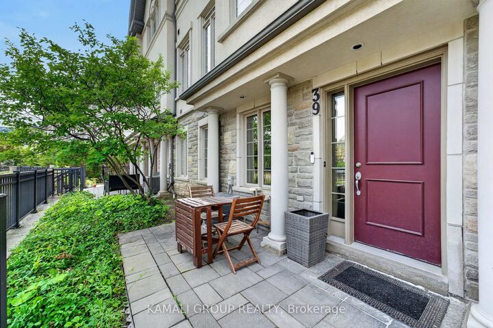 Property Photo:  39 Beverley Glen Boulevard  ON L4J 0G8 