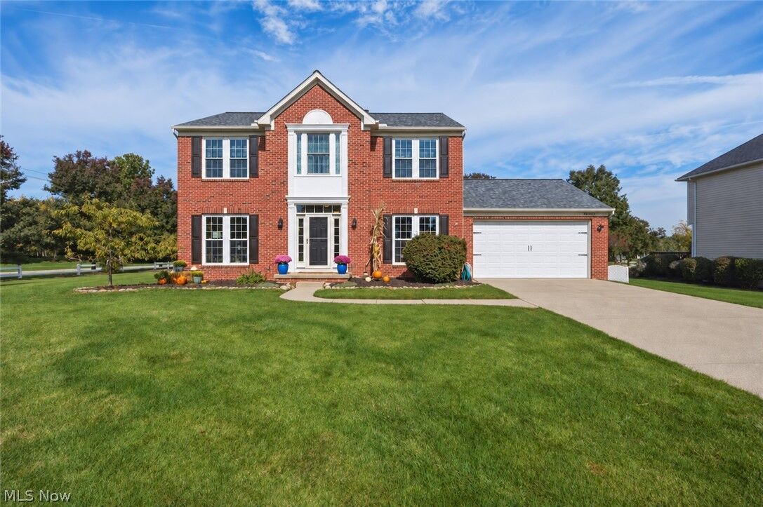 Property Photo:  39280 Camelot Way  OH 44011 