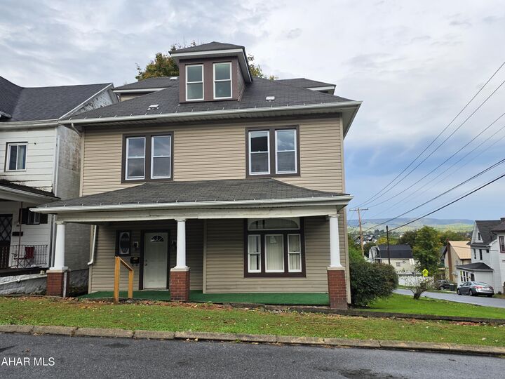 Property Photo:  400 Crawford Avenue  PA 16602 