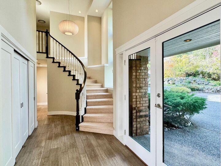 Property Photo:  4xx5 Almondel Court  BC V7V 4V4 