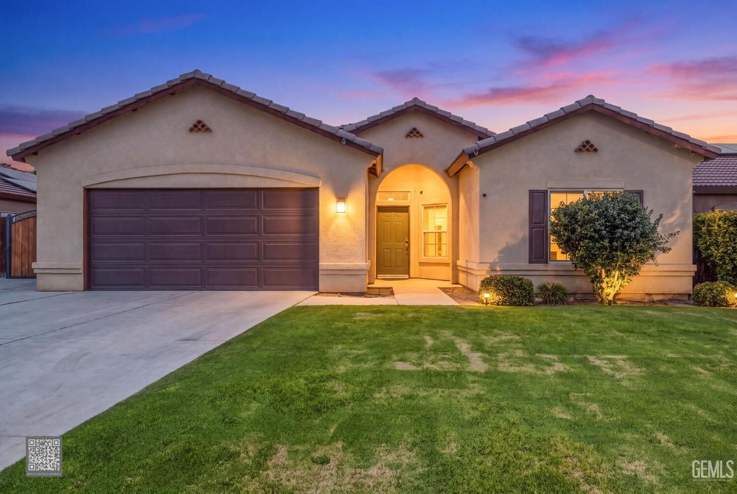 Property Photo:  10826 Avenida Frasca Drive  CA 93311 