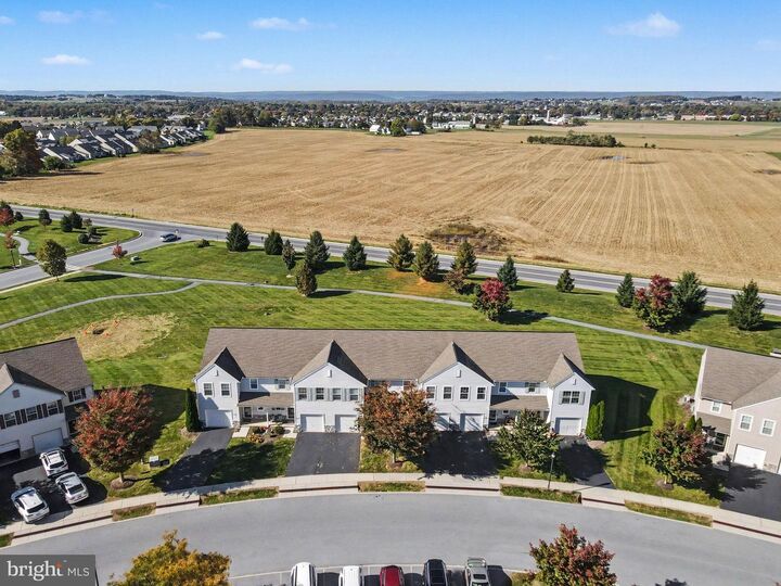 Property Photo: 168 N Village Circle PA 17078