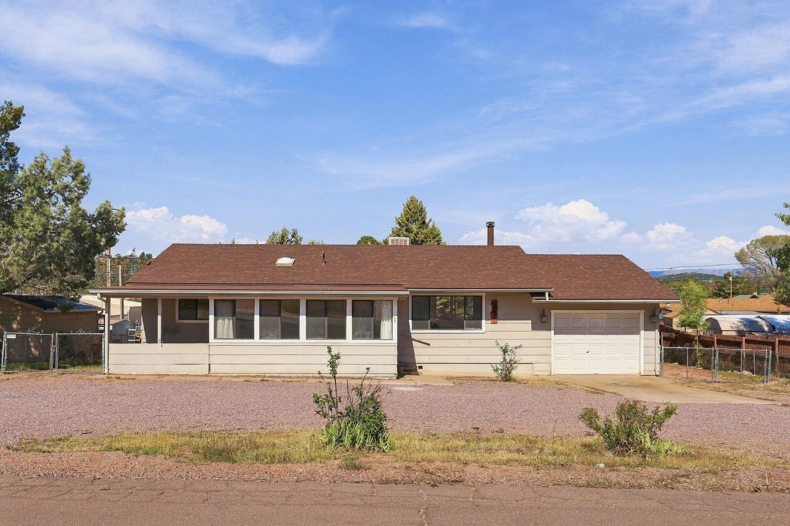Property Photo:  202 E Phoenix Street  AZ 85541 