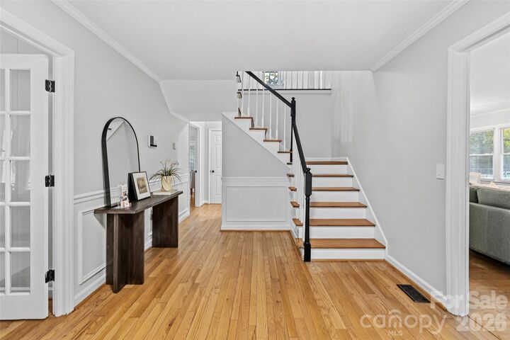 Property Photo:  8609 Laurelwood Lane 20 Providence Rd Est Opca  NC 28173 