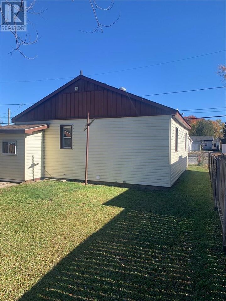 Property Photo:  545 Mead Boulevard  ON P5E 1L8 