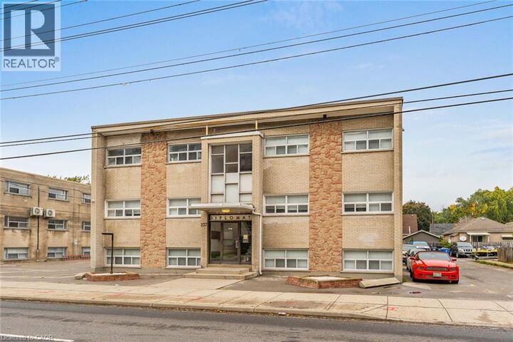 Property Photo:  237 Mohawk Road East 12  ON L9A 2H5 