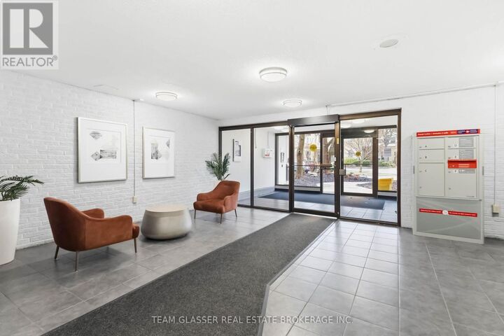 Property Photo:  498 Queens Avenue 205  ON N6B 3K9 