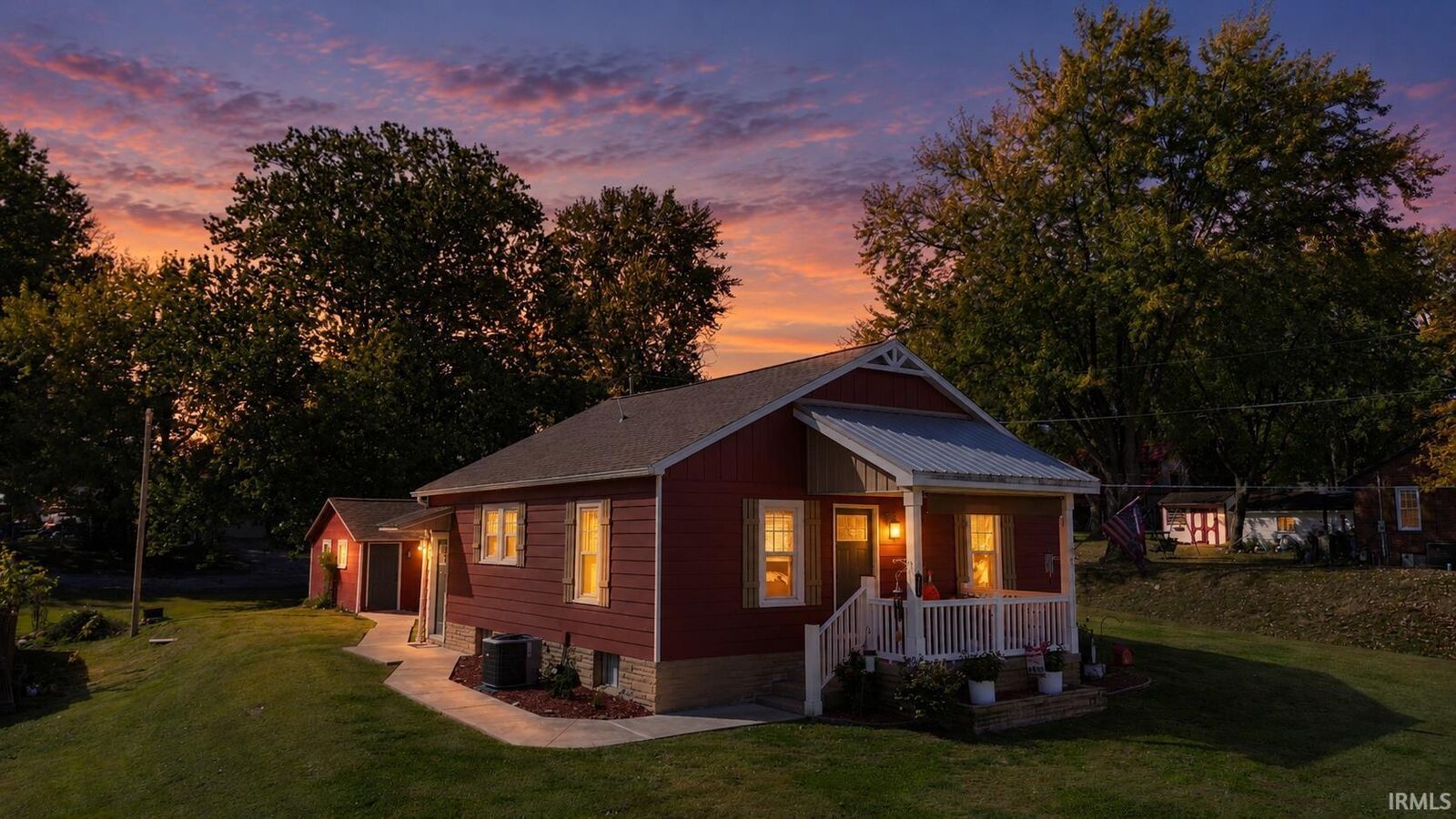 Property Photo: 231 E Oak Street IN 47619