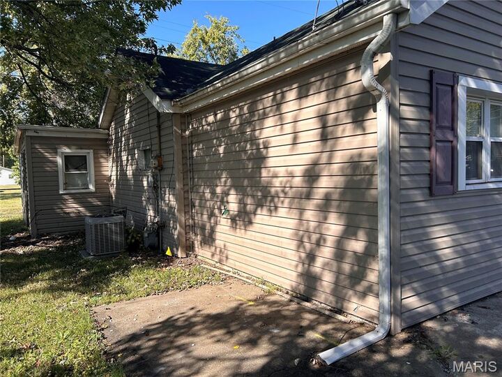 Property Photo: 4037 Braden Avenue IL 62040