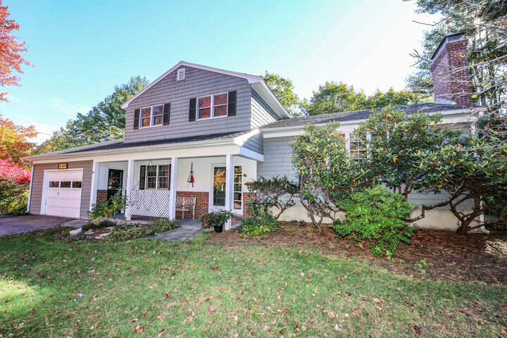 Property Photo: 41 Kings Court ME 04090