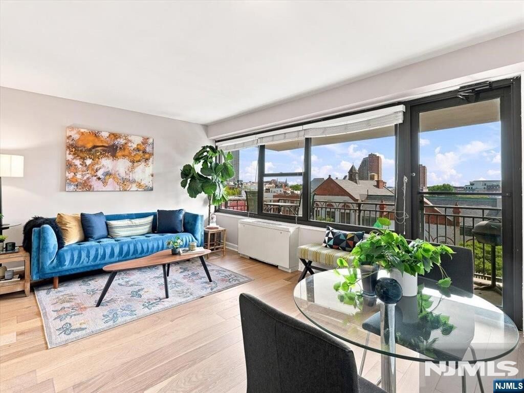 Property Photo:  135 Montgomery Street 8B  NJ 07302 