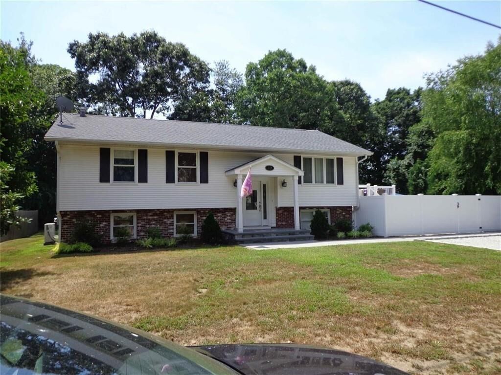 Property Photo:  32 Woodridge Road  RI 02882 