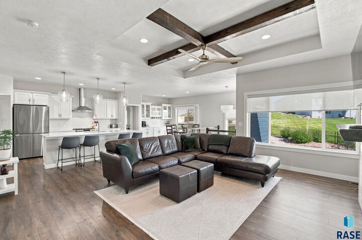 Property Photo:  8013 E Norway Pine Trl  SD 57110-4047 