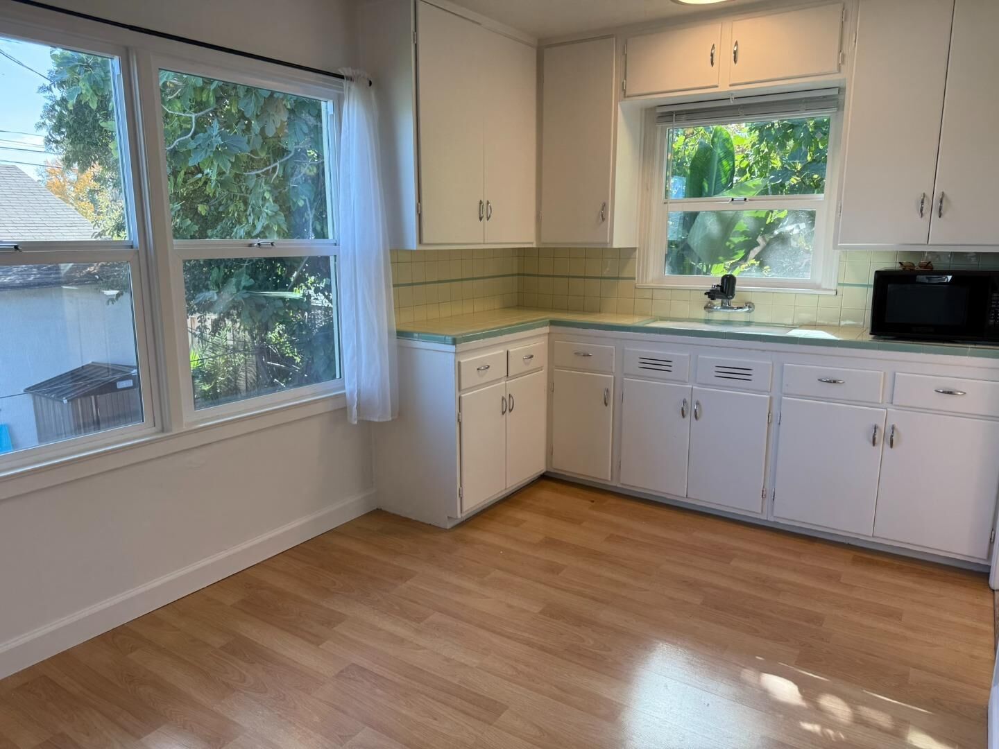 Property Photo:  319 D Street B  CA 94063 