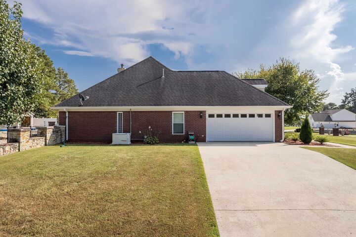 Property Photo: 218 Co Rd 1307 AL 35179