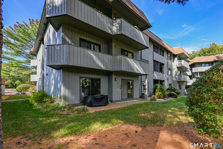 Property Photo:  10 Hickory Hill 10  CT 06479 