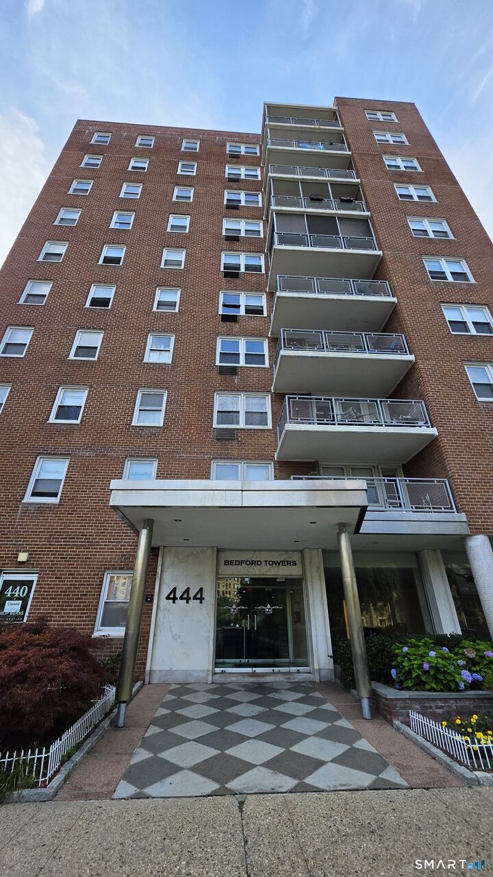 Property Photo:  444 Bedford Street 9P  CT 06901 