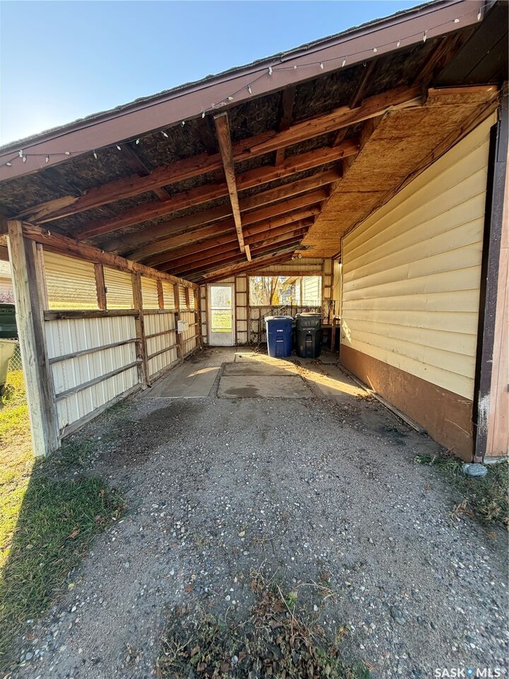 Property Photo:  241 30th Street W  SK S0M 0E0 