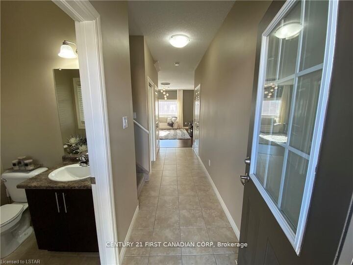 Property Photo: 960 Bitterbush Crescent 17 ON N6H 0G1