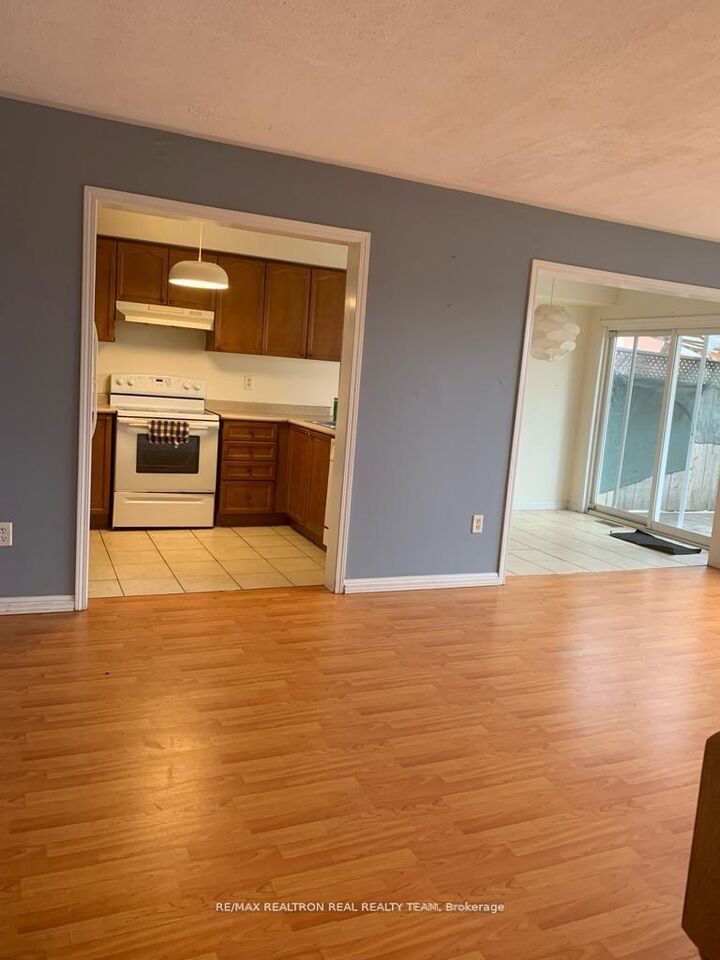Property Photo:  8892 Sheppard Avenue E Unit A  ON M1B 6H2 