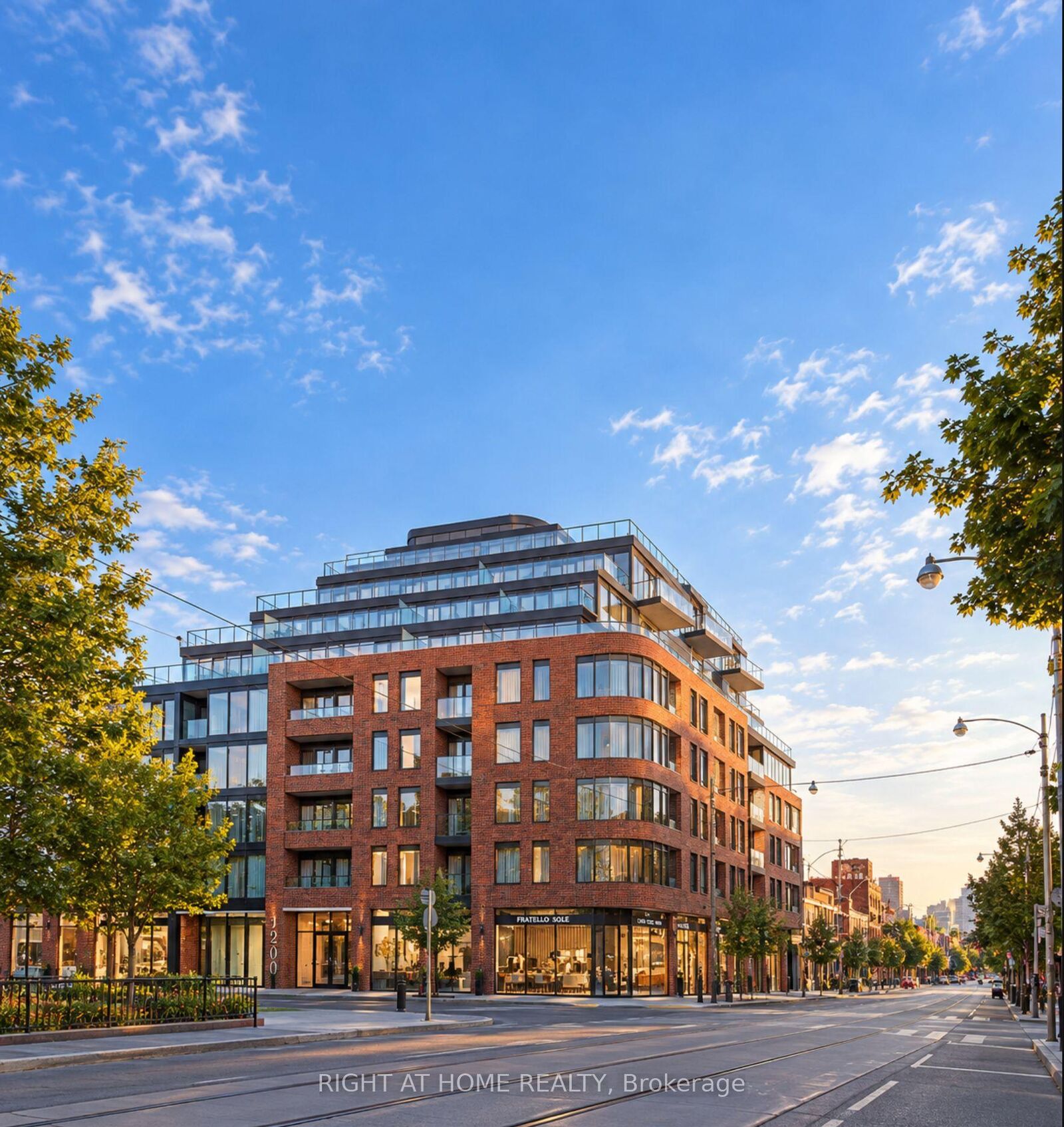 Property Photo:  5 Lakeview Avenue 301  ON M6J 0H3 