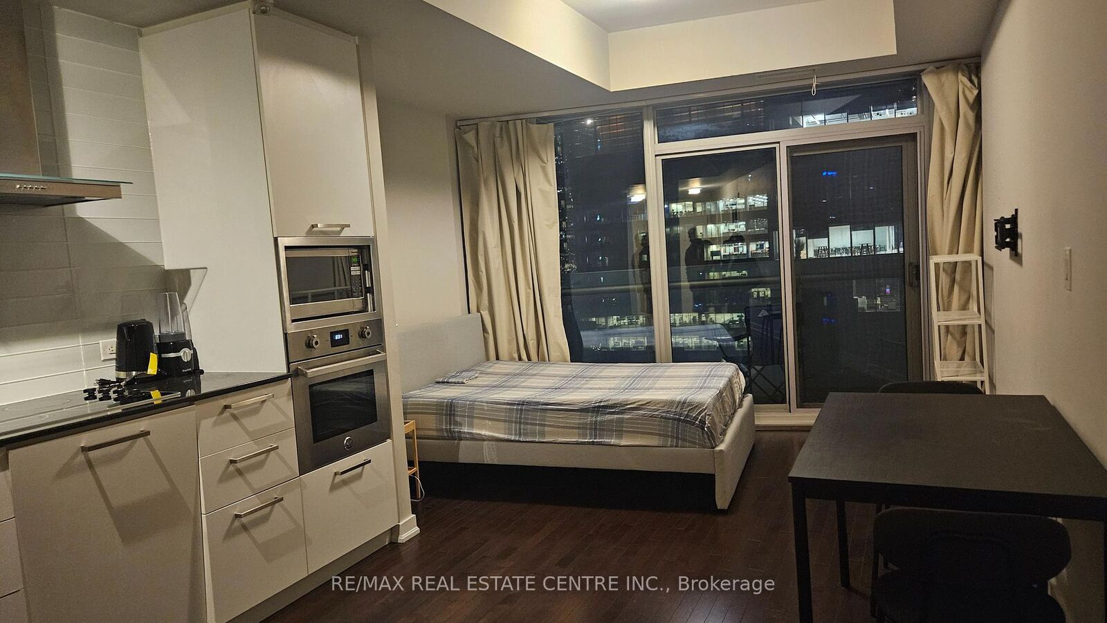 Property Photo:  12 York Street 3308  ON M5J 2Z2 