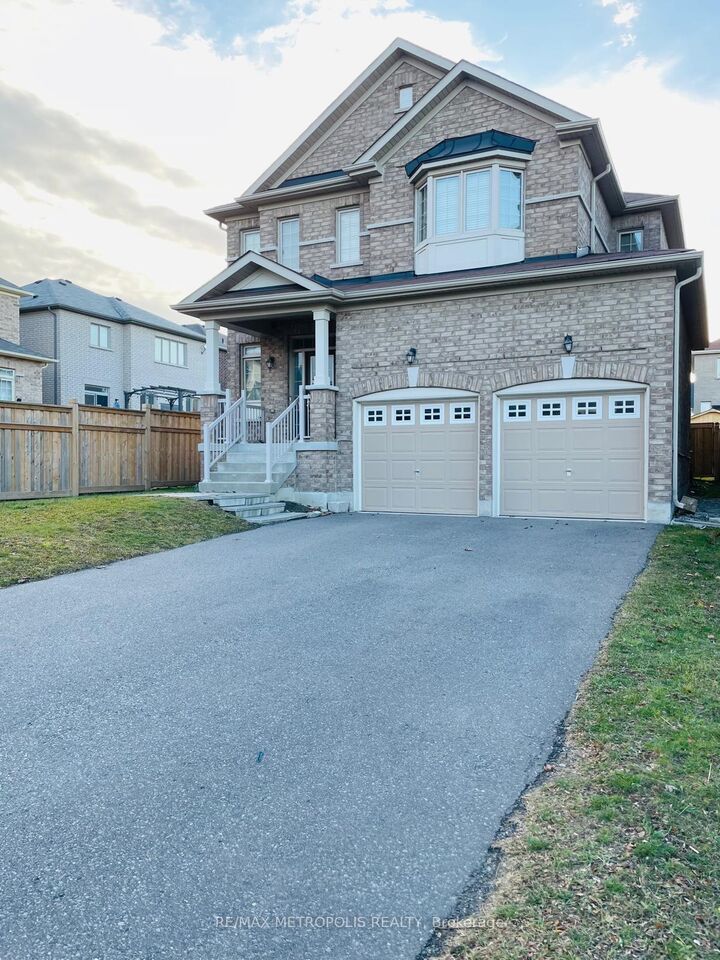 Property Photo:  10 Barchard Street  ON L1B 1G9 