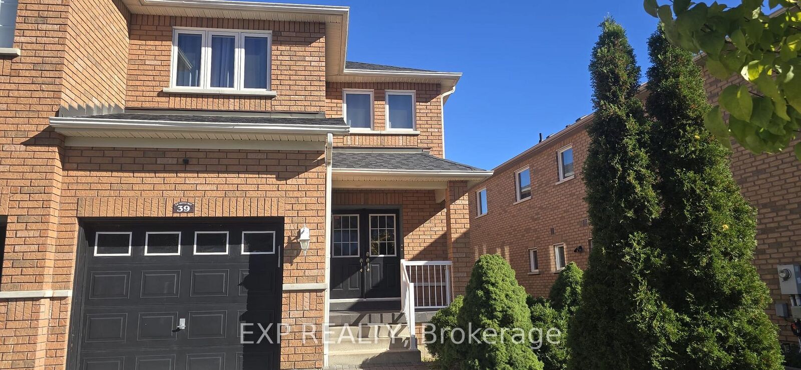Property Photo:  39 Ed Quigg Way  ON L4H 2S1 