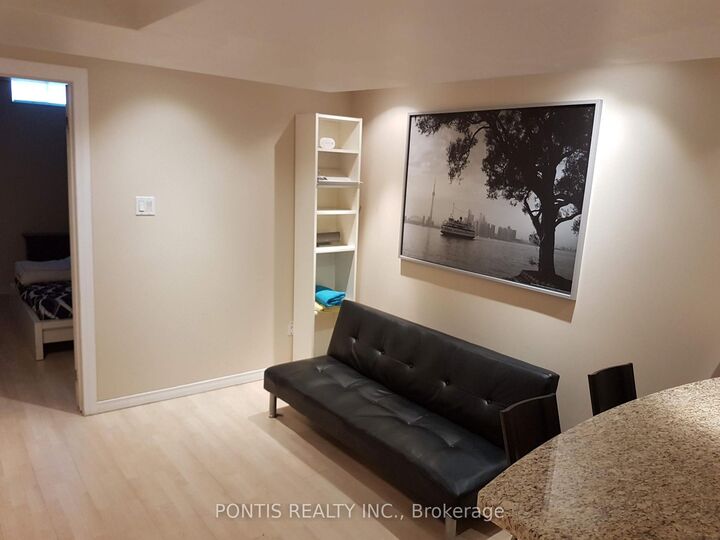 Property Photo:  2538 Raglan Court Bsmt  ON L5M 5L5 