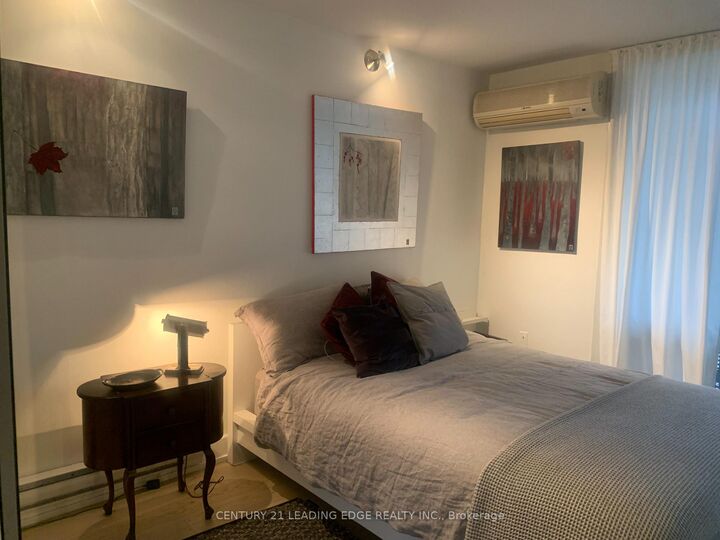 Property Photo:  40 Homewood Avenue 208  ON M4Y 2K2 