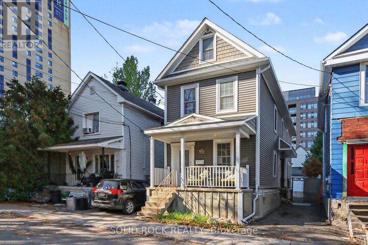 Property Photo:  127 Pamilla Street  ON K1S 3K9 