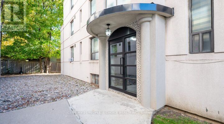 Property Photo:  869 Avenue Road 10  ON M5P 2K5 